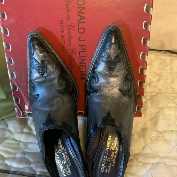 Donald J Pliner cowboy boot-style clogs. - Picture 3 of 11